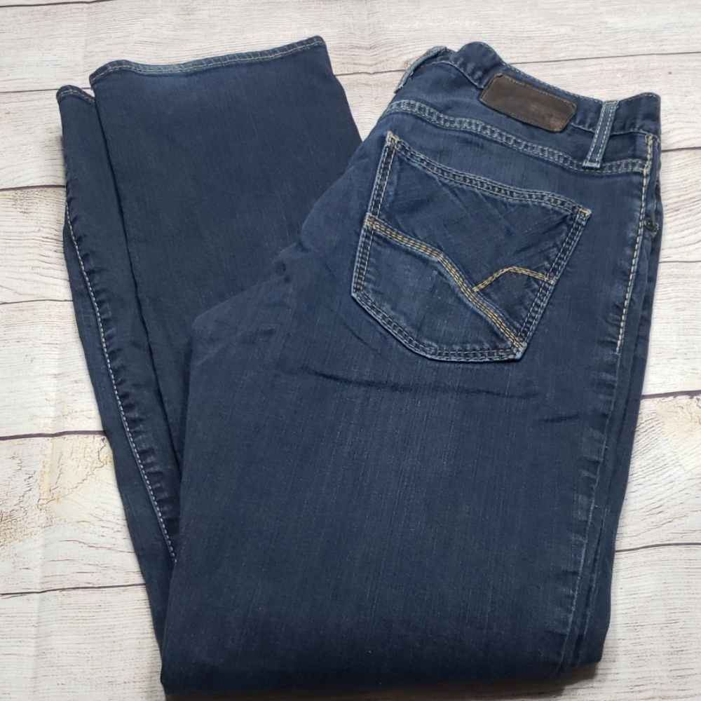 BKE Buckle size 34 x 32 relaxed straight jeans